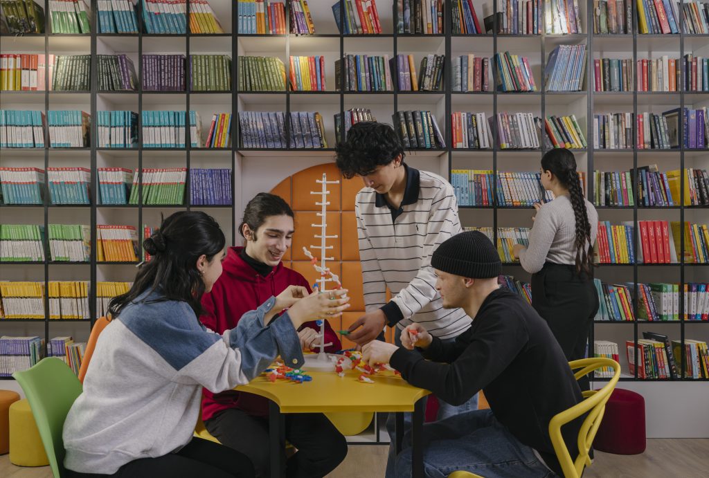 განათლების გზაზე არ გაჩერდე - გაიგე მეტი საქართველოს ბანკის საგანმანათლებლო პროექტებზე